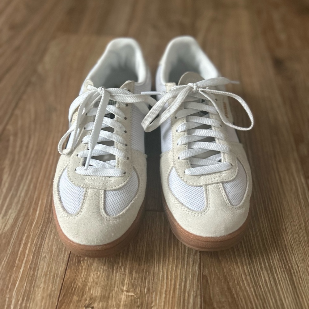Puma “Super team” White and Black Retro Sneakers (Unisex) - Picture 2 of 11
